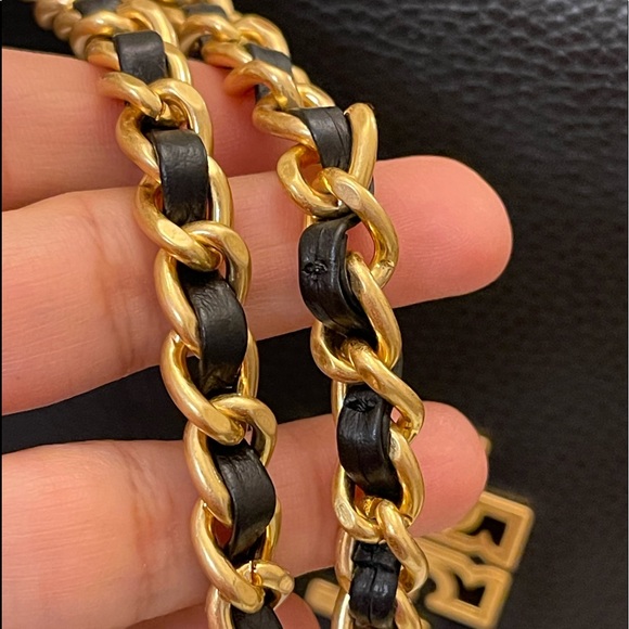 Authentic Tory Burch black bag Adjustable Shoulder Bag like new only removed tag - Picture 9 of 16